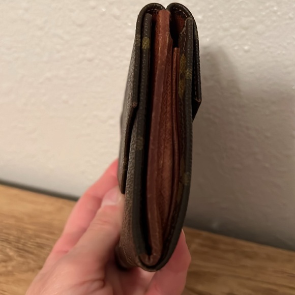 Louis Vuitton wallet - Picture 3 of 9